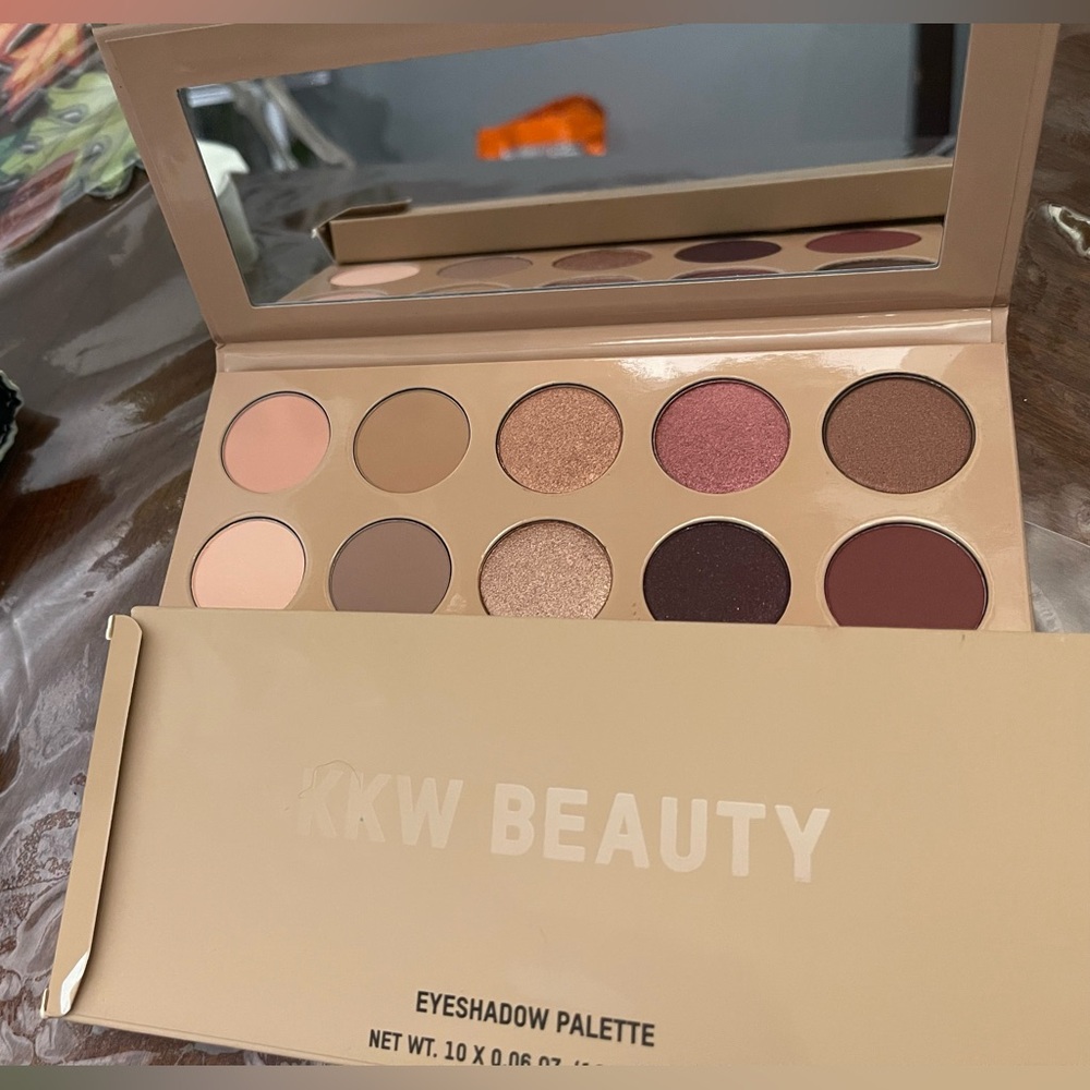 KKW Beauty Eyeshadow Palette - Warm and Rich Tones